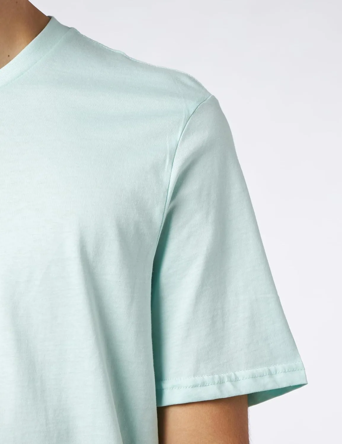 Amazon Essentials Men's T-Shirt Slim-Fit Short-Sleeve V-Neck, Pack of 2